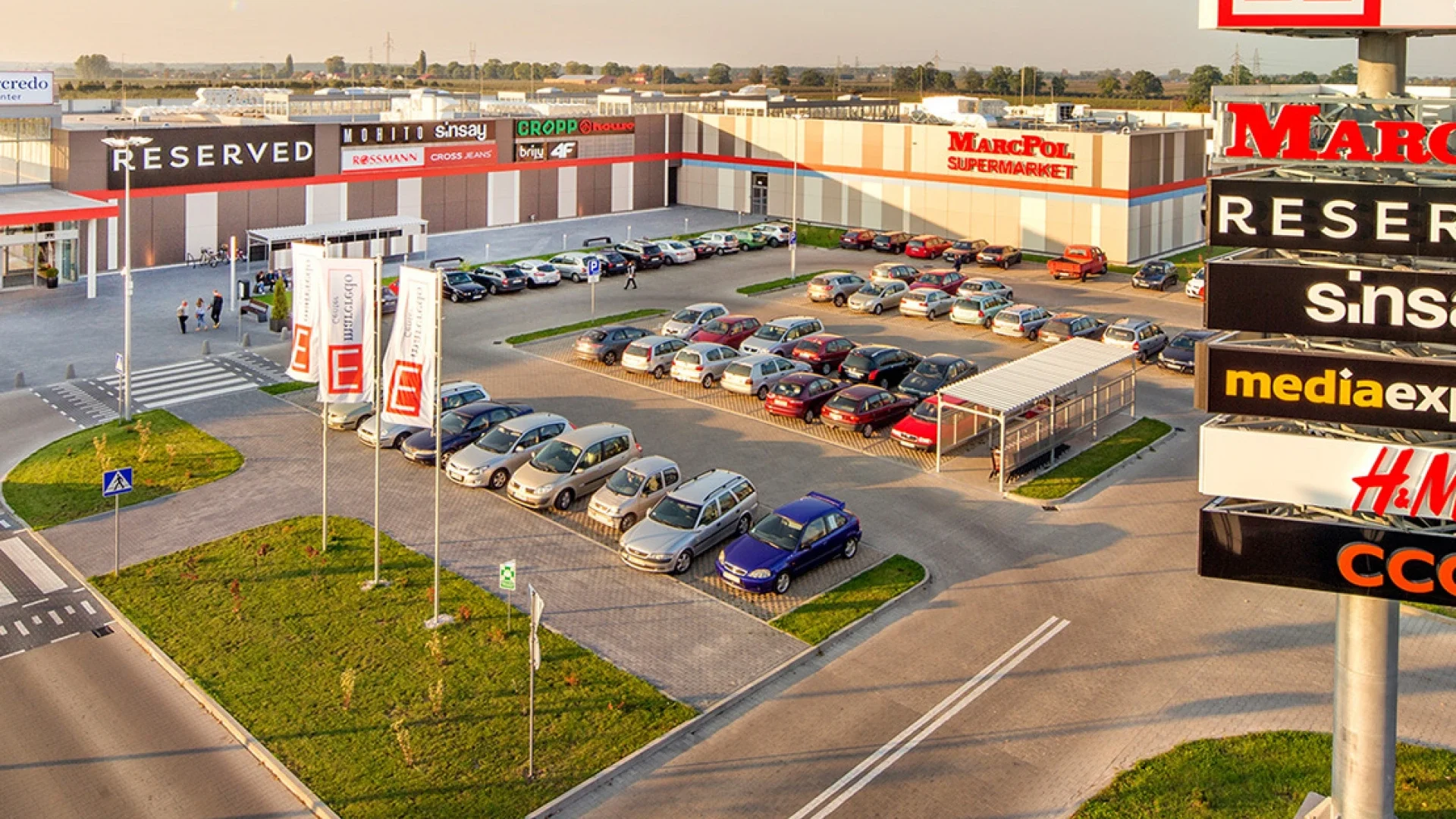 Galeria Handlowo Usługowa Marcredo w Kutnie — zdjęcie 2