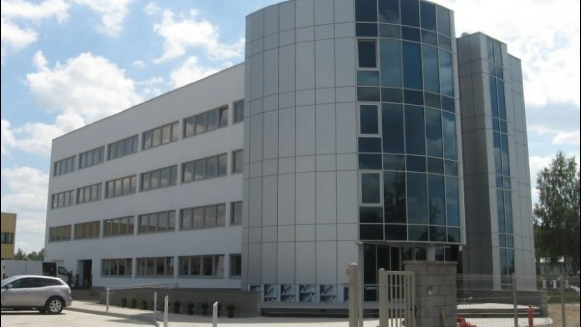 Obiekt biurowy 'RB Logistic' w Skierniewicach — zdjęcie 1