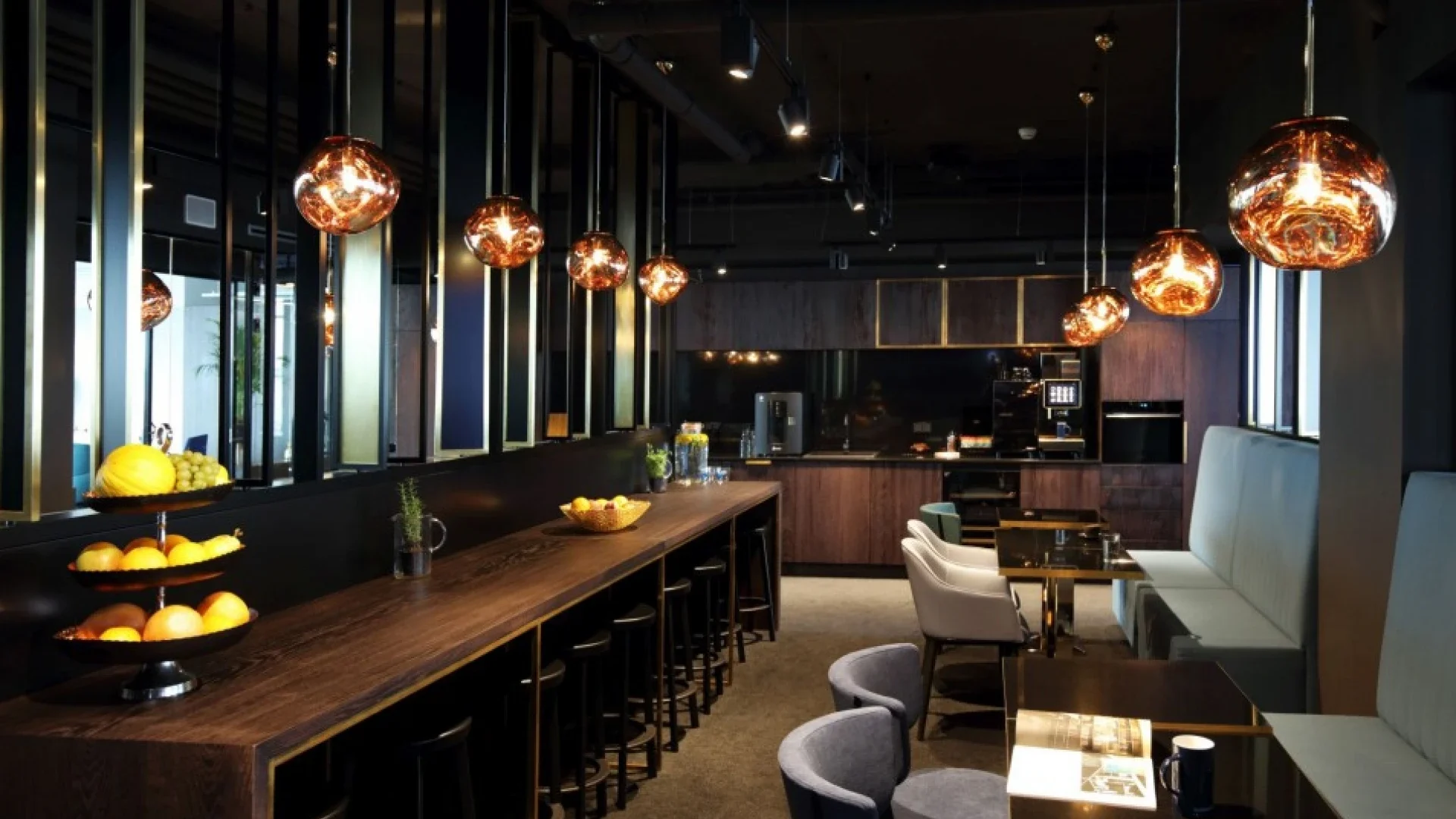 Business Link - aranżacja w Astoria — zdjęcie 3