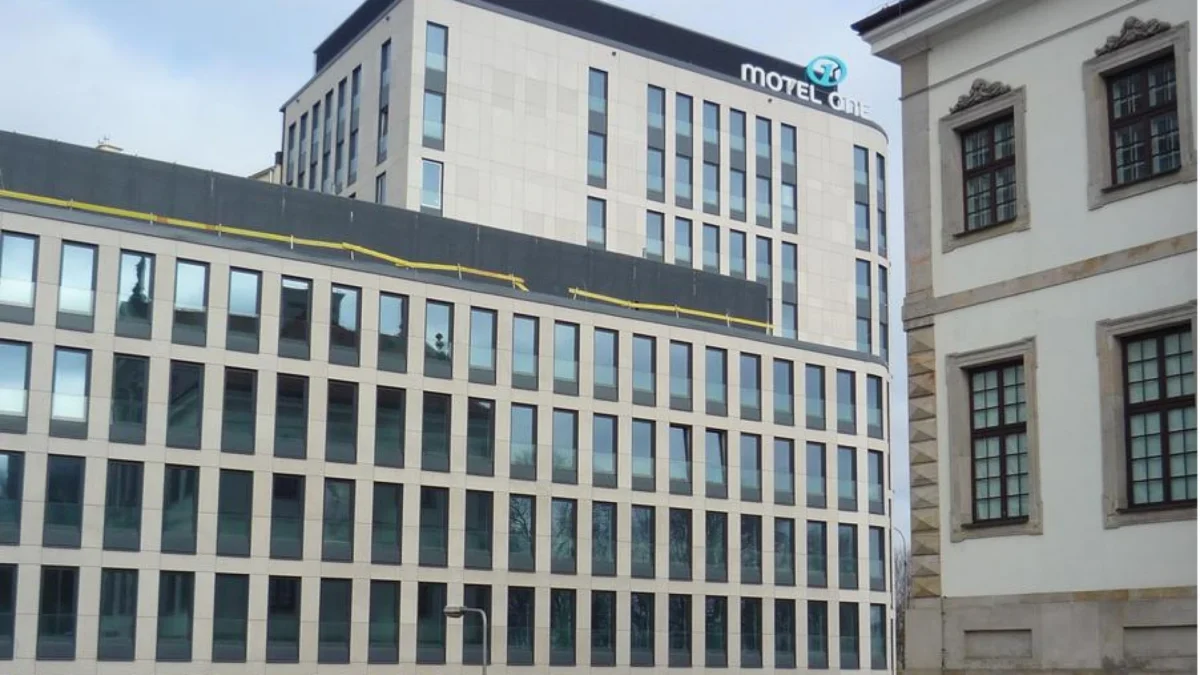 Hotel Motel One - prace na wykończeniu — zdjęcie 1