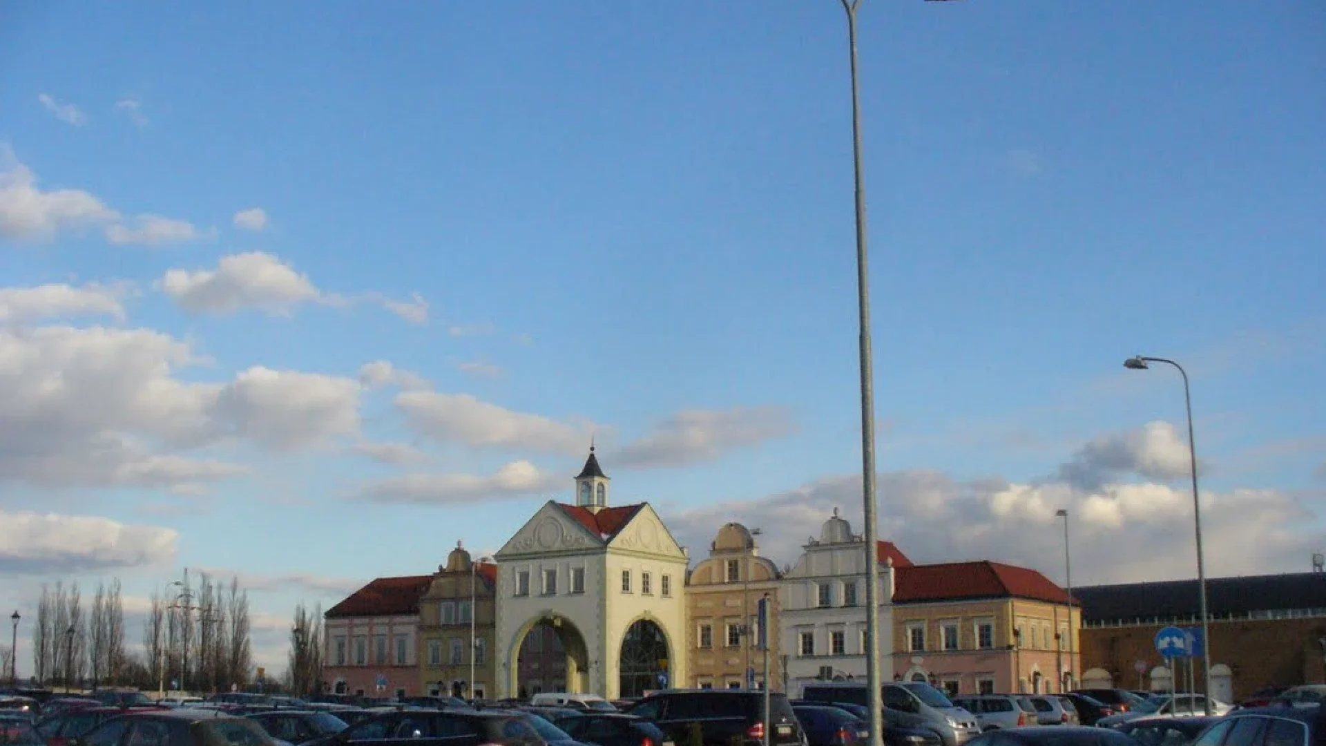 Outlet Fashion House Piaseczno — zdjęcie 1